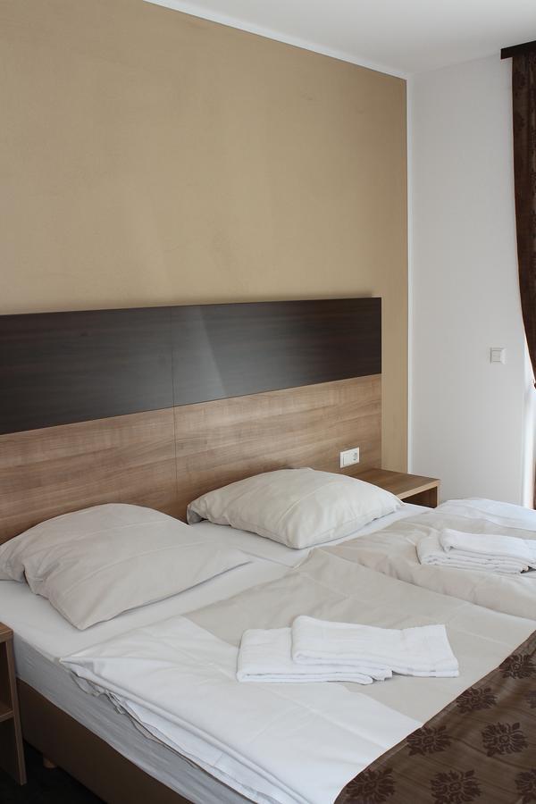 Hotel Pizzeria Da Beni Kochersteinsfeld ภายนอก รูปภาพ