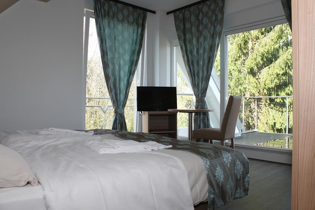 Hotel Pizzeria Da Beni Kochersteinsfeld ภายนอก รูปภาพ